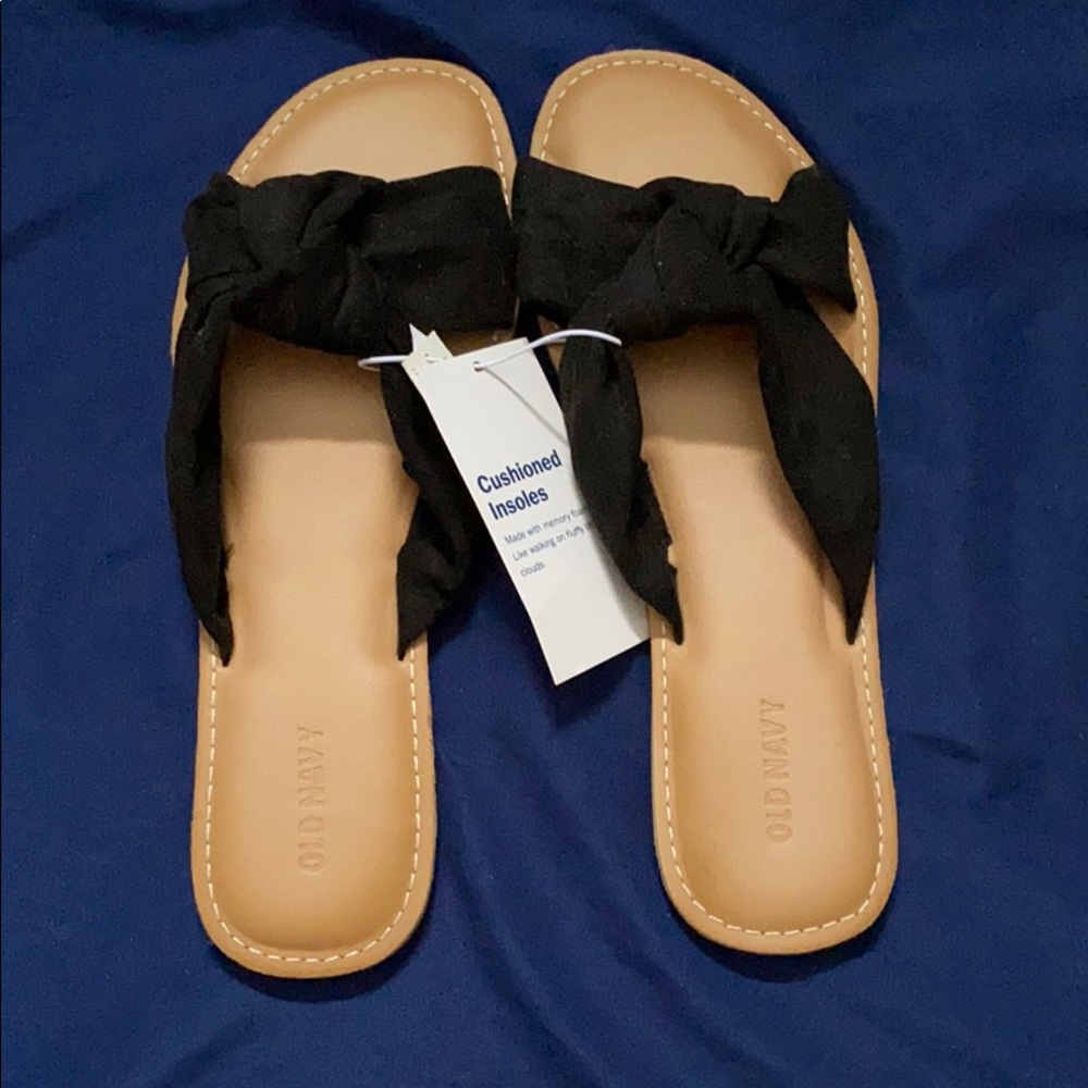 Bow flip flop